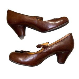 NAYA Cara Mary Jane Pump Dark Brown Leather Origami Flower Detail S 8.5 EUC
